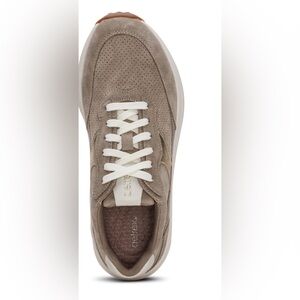 Aetrex Women’s Emily Lace-Up Sneaker / Size 9-9.5